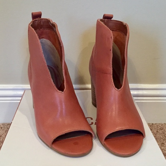 Lucca Lane Sienna Booties - Picture 7 of 8